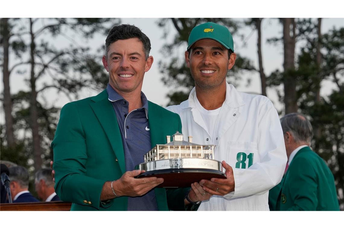 Tränen und Glückwünsche: McIlroy vollendet Golf-Grand-Slam "Massiver Anteil" am Erfolg: McIlroy über seinen Caddie und Jugendfreund Harry Diamond (r.).