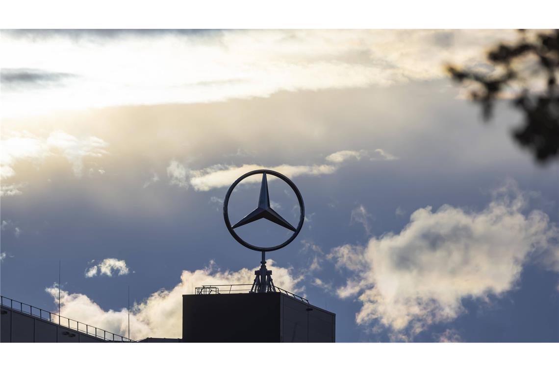 Gewinn bei Mercedes-Benz bricht um mehr als die Hälfte ein Massiver Gewinneinbruch bei Mercedes-Benz. (Symbolbild)