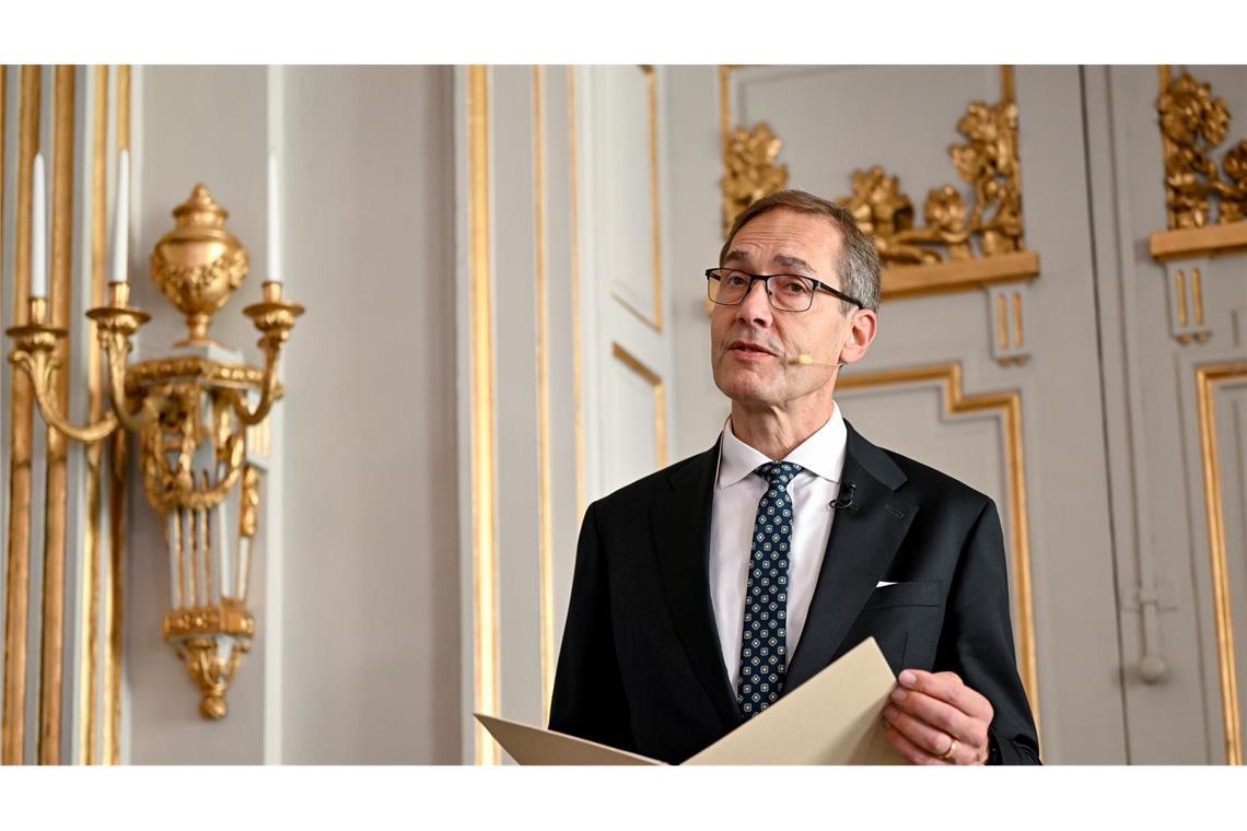 Nobelpreisträger Krasznahorkai, ein "Meister der Apokalypse" Mats Malm verkündet den diesjährigen Literaturnobelpreisträger.