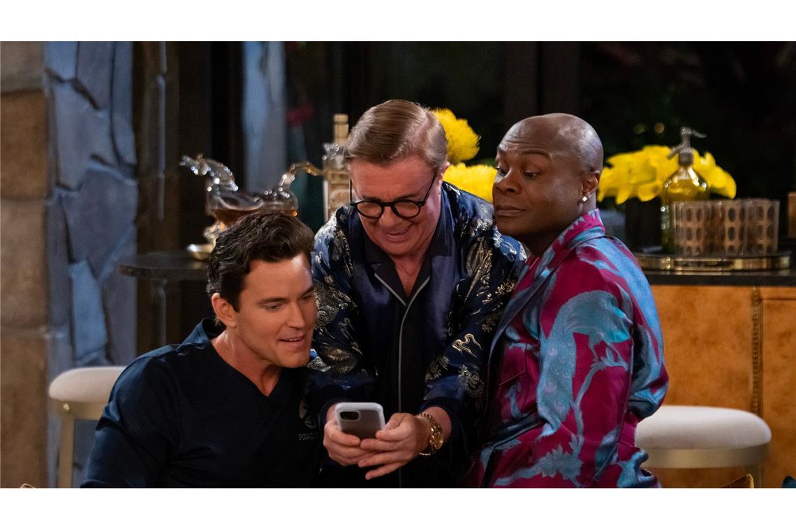 Neue Sitcom: Sind die schwulen Golden Girls gut? Matt Bomer, Nathan Lane und Nathan Lee Graham in einer Szene aus "Mid-Century Modern". Seit Karfreitag ist die Sitcom mit zehn Episoden (jeweils um die 20 bis 25 Minuten Länge) beim Streamingdienst Disney+ abrufbar.