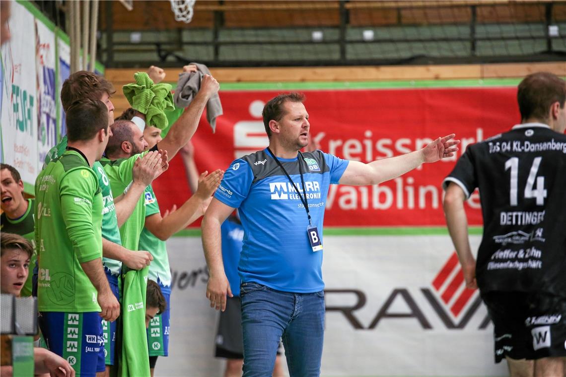 Außerordentliche Leistungen in einer ungewöhnlichen Zeit Matthias Heineke wies seinem Team einen guten Weg durch die schwierige Runde. Fotos: A. Becher
