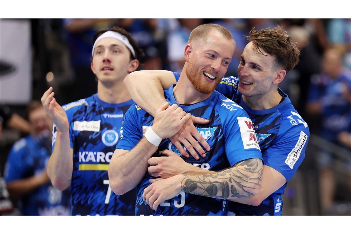 Max Häfner (re.) freut sich mit Patrick Zieker.