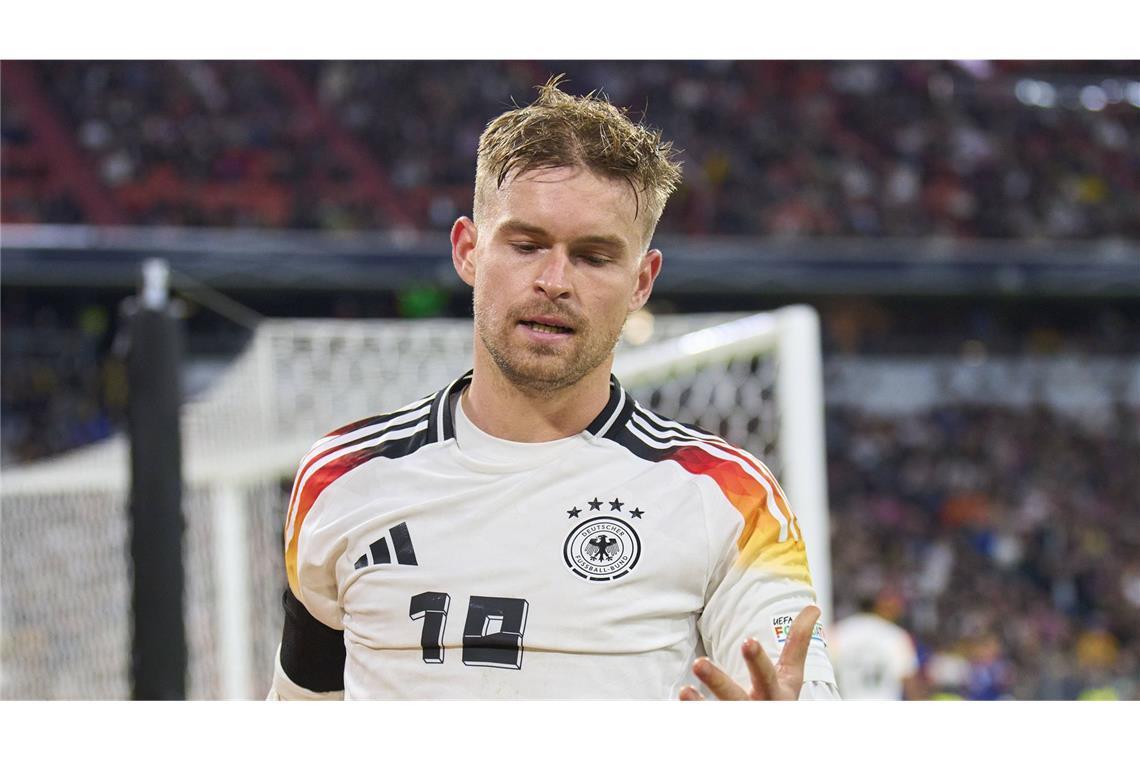Mit Spaßfußball zum Torrekord – DFB-Team stürmt zum Gruppensieg Maximilian Mittelstädt (Note 3,5): Nach all den Verletzungen war der Linksverteidiger der einzige Profi des VfB Stuttgart in der deutschen Startelf – und betrieb in Freiburg recht wenig Eigenwerbung. Seine Hereingaben und Flanken gerieten meist zu ungenau. An die Qualität der Flanken seines rechten Pendants Kimmich kam der Abwehrmann nicht heran.