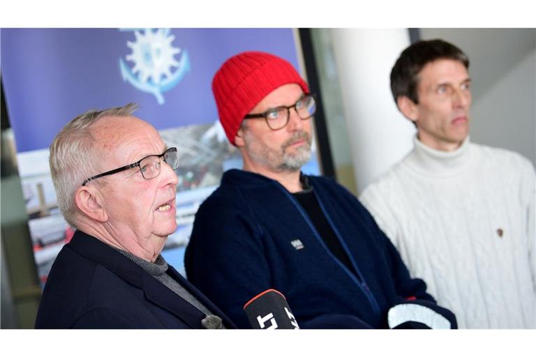 Mecklenburg-Vorpommerns Umweltminister Till Backhaus (SPD, l) will gegen die Anfeindungen im Zweifel vorgehen. (Archivbild)