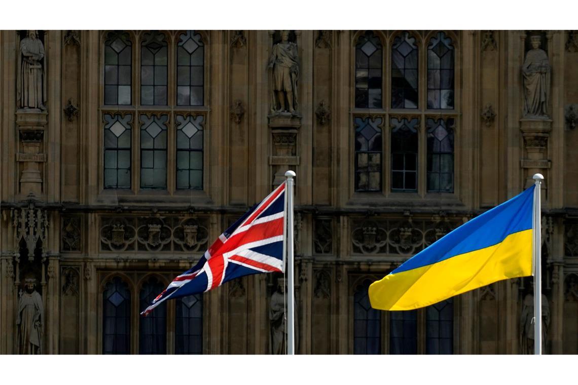 Medien: Ukraine setzt erstmals Storm Shadow in Russland ein Medienberichten zufolge soll die Ukraine erstmals Marschflugkörper vom Typ Storm Shadow gegen Ziele auf russischem Gebiet eingesetzt haben. (Archivbild)