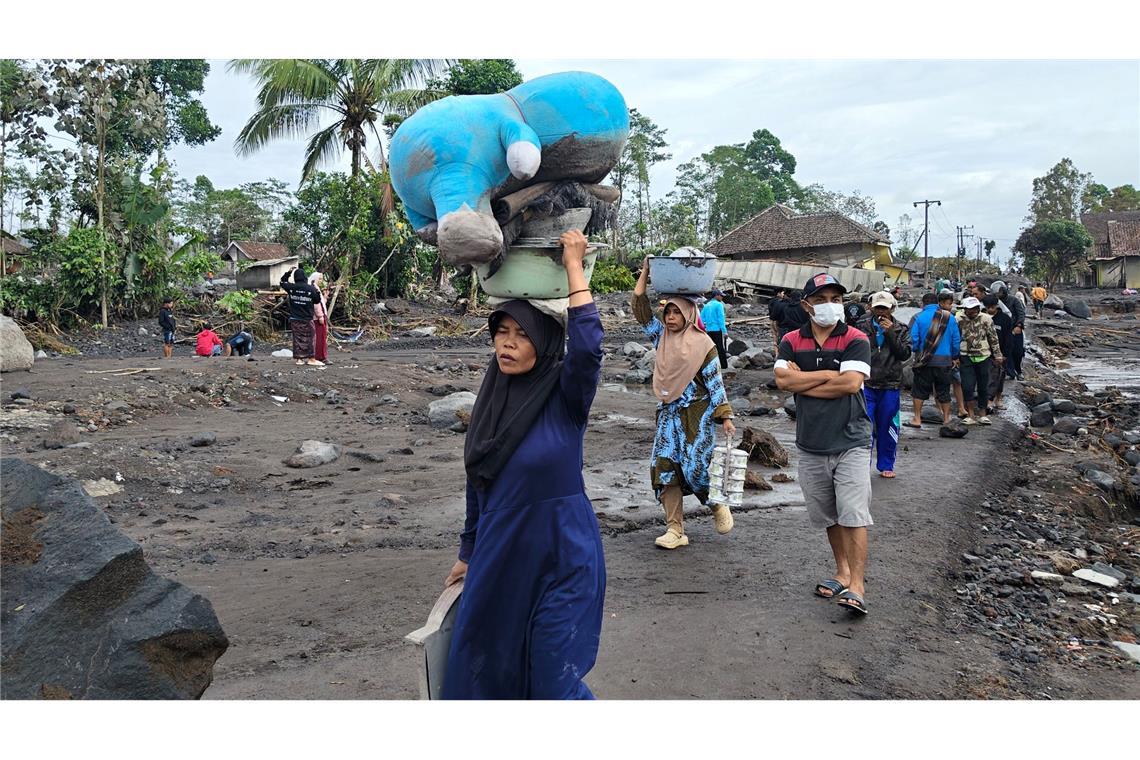 Mehr als 1.100 Menschen sind auf der Flucht.