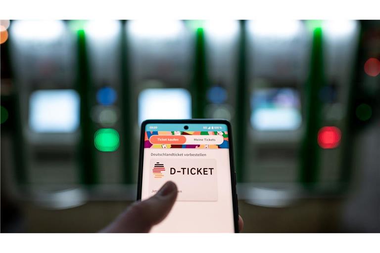 Mehr als 14 Millionen Menschen nutzen das Deutschlandticket derzeit. (Symbolbild)