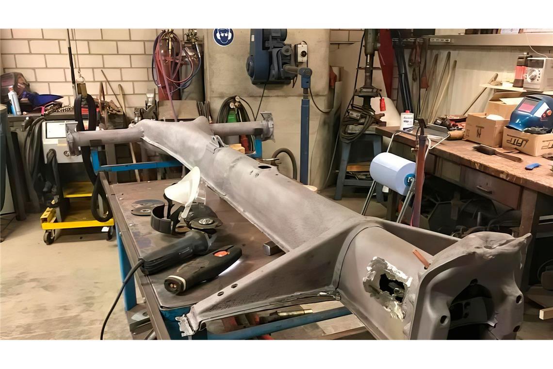 Mehr als das Fahrgestell war von dem wohl ältesten VW Käfer nicht mehr übrig.