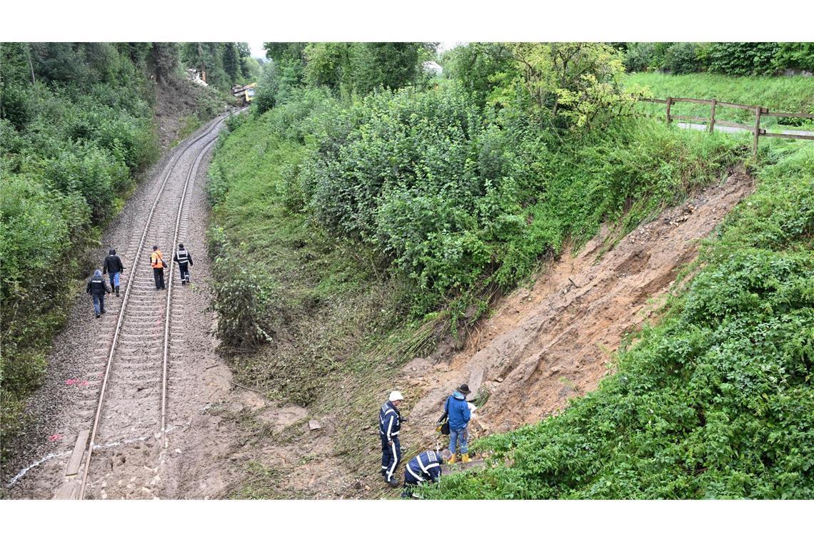 Mehr als vier Monate nach dem schweren Zugunglück in Riedlingen fahren auf der betroffenen Bahnstrecke wieder Züge. (Archivbild)