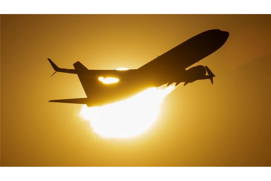 Mehr Flugreisende als im Vorjahressommer - aber das Vor-Corona-Niveau ist noch nicht erreicht. (Symbolbild)