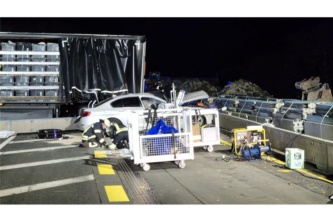 Lkw-Fahrer nach Chaosfahrt in Psychiatrie Mehrere Autobahnabschnitte wurden nach der Unfallserie gesperrt.