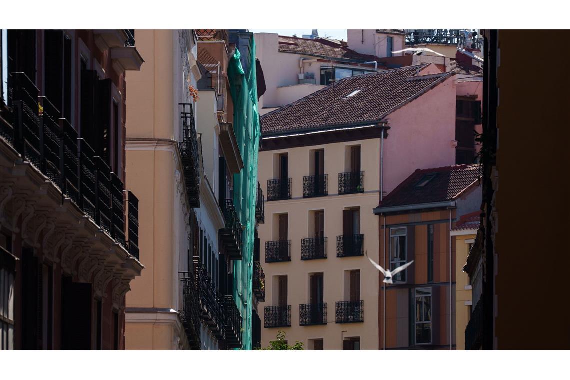 Vier Tote nach Gebäudeeinsturz in Madrid Mehrere Deckentragwerke des im Bau befindlichen Gebäudes stürzten ein.