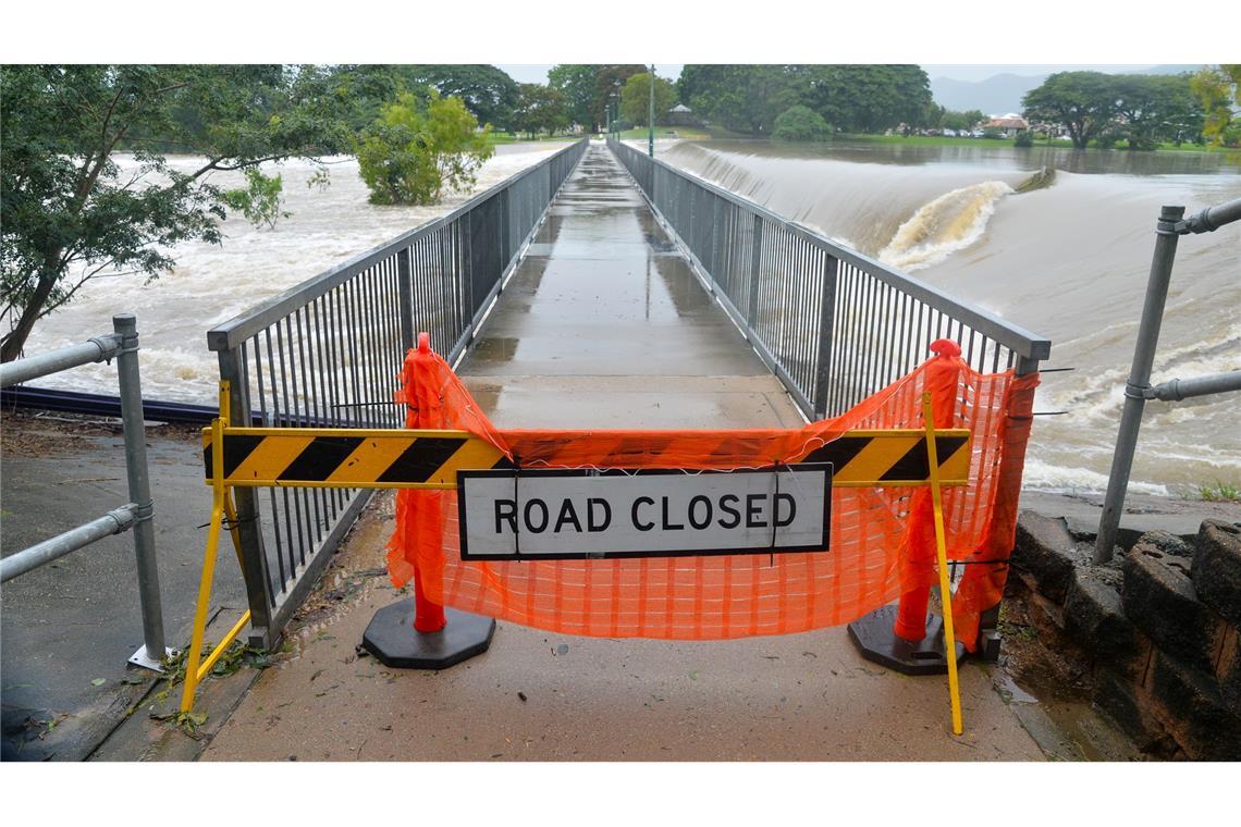 Rekord-Regen in Australien: Hochwasser lockt Krokodile an Mehrere Flüsse sind über die Ufer getreten, Straßen sind gesperrt.