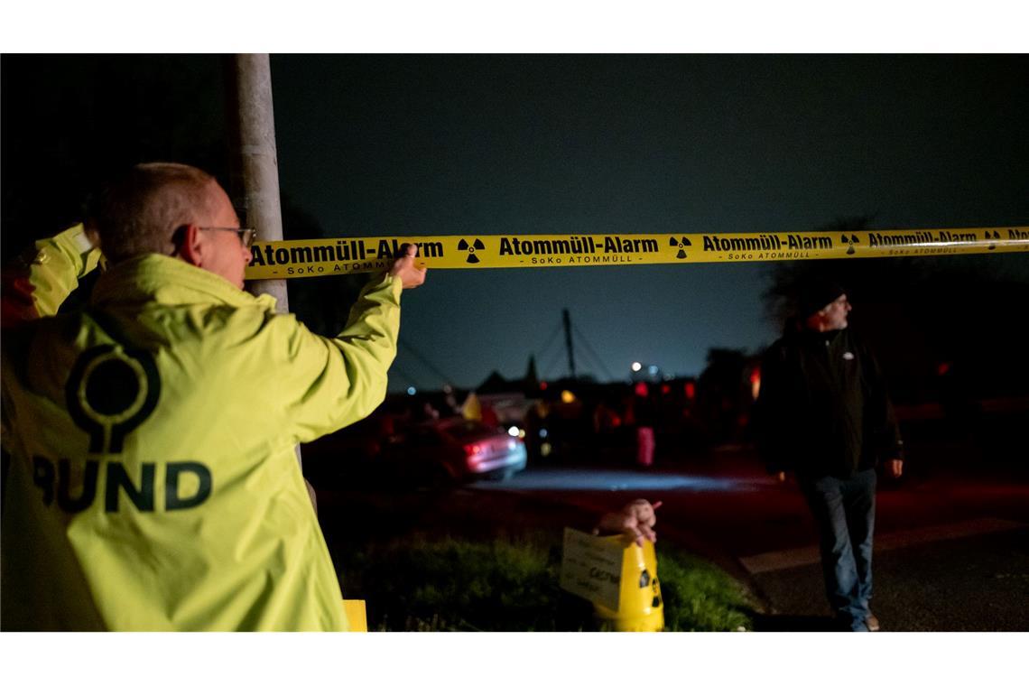 Mehrere Mahnwachen formierten sich entlang der Castor-Strecke.