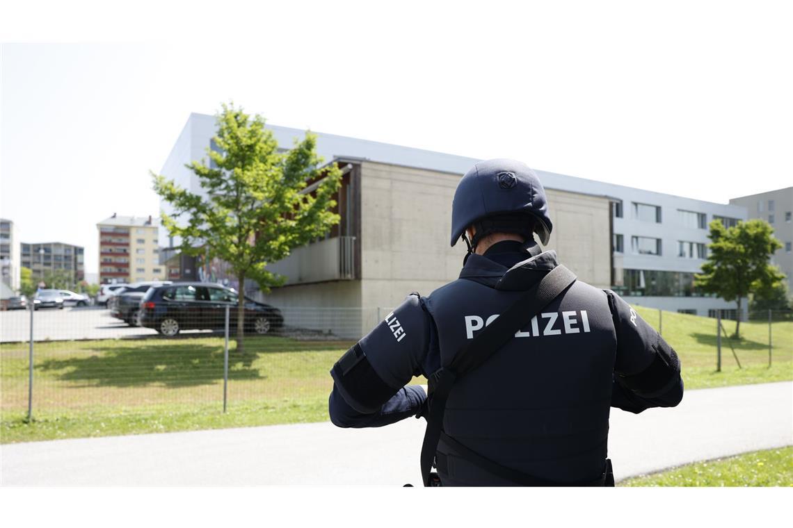 Täter war 21-jähriger Ex-Schüler aus dem Raum Graz Mehrere Tote nach Schüssen an Schule in Graz
