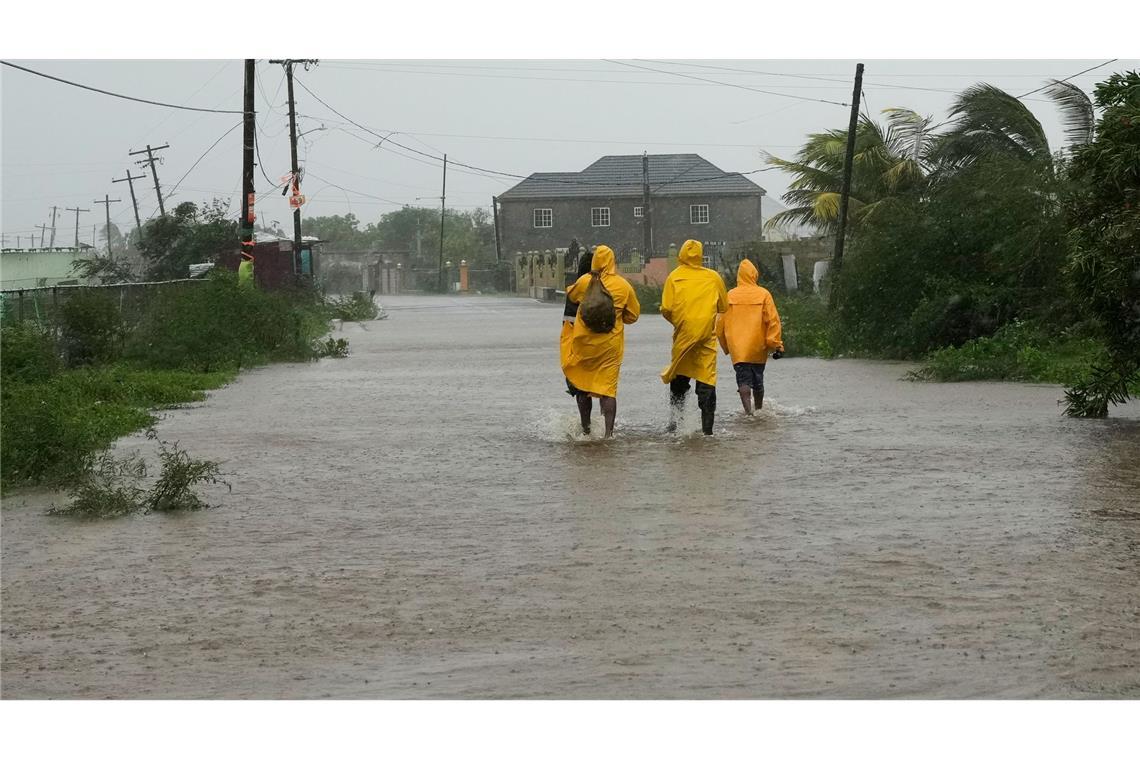 Hurrikan "Melissa" wütet auf Jamaika und steuert auf Kuba zu "Melissa" hat Jamaika mit voller Wucht getroffen.