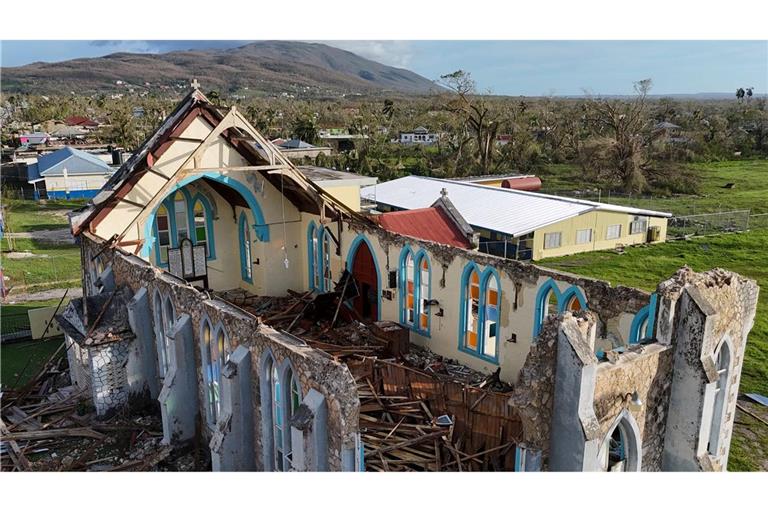 Hurrikan "Melissa" wütet in der Karibik – mehr als 30 Tote "Melissa" traf insbesondere Jamaika mit voller Wucht.