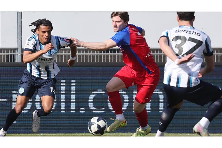 Melkamu Frauendorf und die Kickers haben in Freiburg den nächsten Dreier eingefahren.