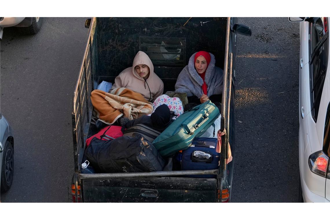 Menschen fliehen aus den Südlibanon
