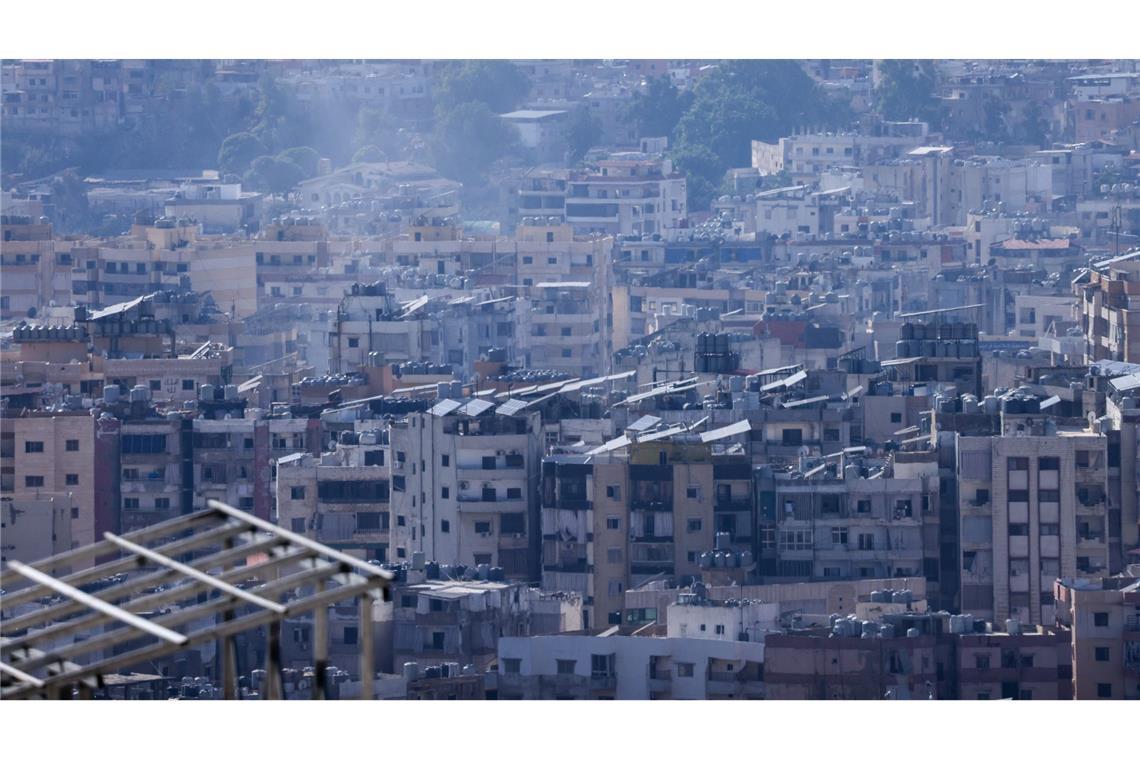 Israels Armee erklärt weitere Hamas-Geisel für tot Menschen in Teilen Südlibanons sollen ihre Häuser verlassen. Die israelische Armee wird dort nach Angaben eines Sprechers gegen die Hisbollah vorgehen.(Archivfoto).