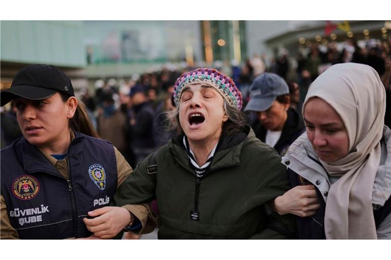 Menschenrechtsorganisationen fordern die türkische Regierung auf, die Angriffe auf friedliche Demonstranten sofort zu stoppen.