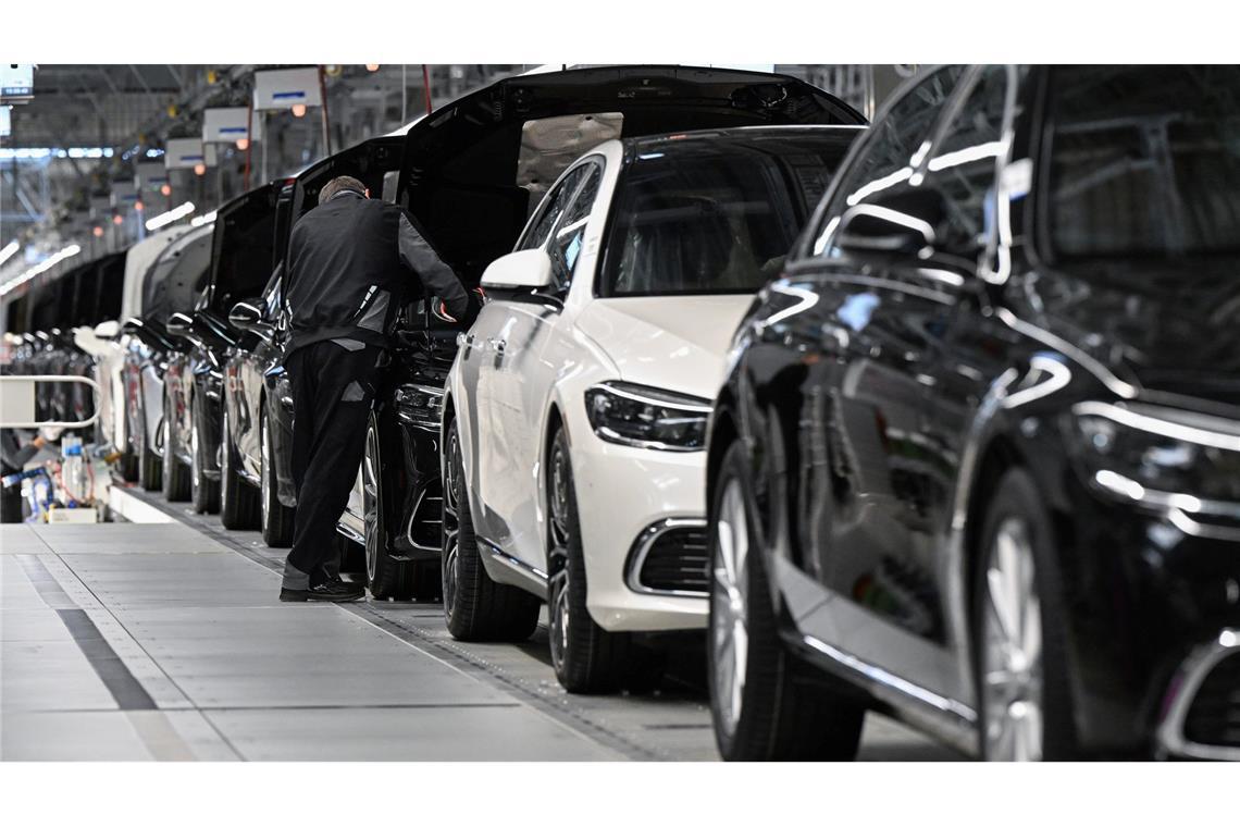 Mercedes-Produktion in Sindelfingen. Gerade im Premiumsegment ist die deutsche Autoindustrie stark. (Archivbild)
