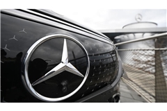 Mercedes treibt den Verkauf seiner Autohäuser voran. (Symbolbild)