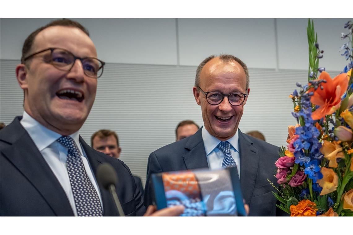 Merz hat ein Faible für besonders gemusterte Krawatten.