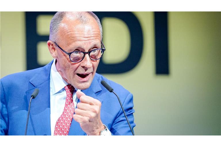 Merz unterstützt die Luftangriffe, ohne das Wort "Drecksarbeit" zu wiederholen.