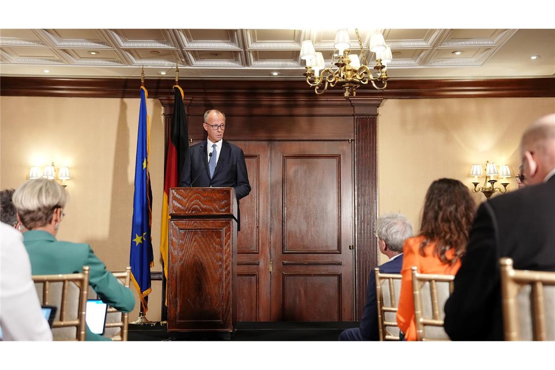 Europäer arbeiten an Garantien für Kiew - keine US-Truppen Merz zog eine positive Bilanz des Ukraine-Gipfels in Washington.