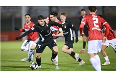Michael Kleinschrodt erzielte beim Großaspacher 4:0 im Regionalliga-Nachholspiel bei der TSG Balingen zwei Tore.     

IMAGO/Markus Ulmer