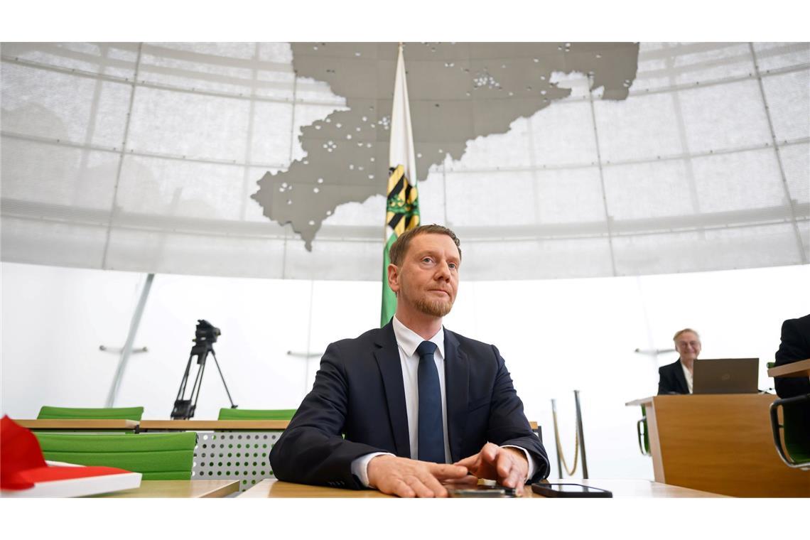 Kretschmer bleibt Ministerpräsident von Sachsen Michael Kretschmer behält als neuer Ministerpräsident seinen alten Platz im Landtag.
