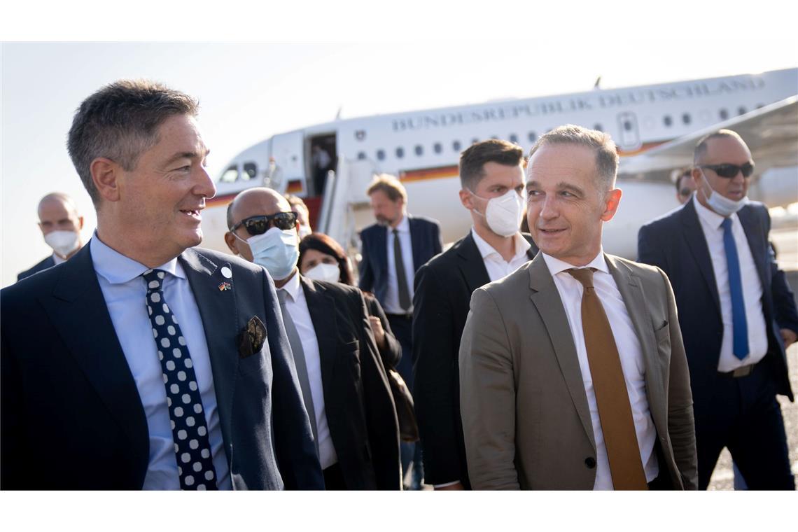Assad soll sich erstmals zu Flucht nach Moskau äußern Michael Ohnmacht (l) soll für die EU Kontakte zu den neuen Machthabern in Syrien aufbauen. (Archivbild)
