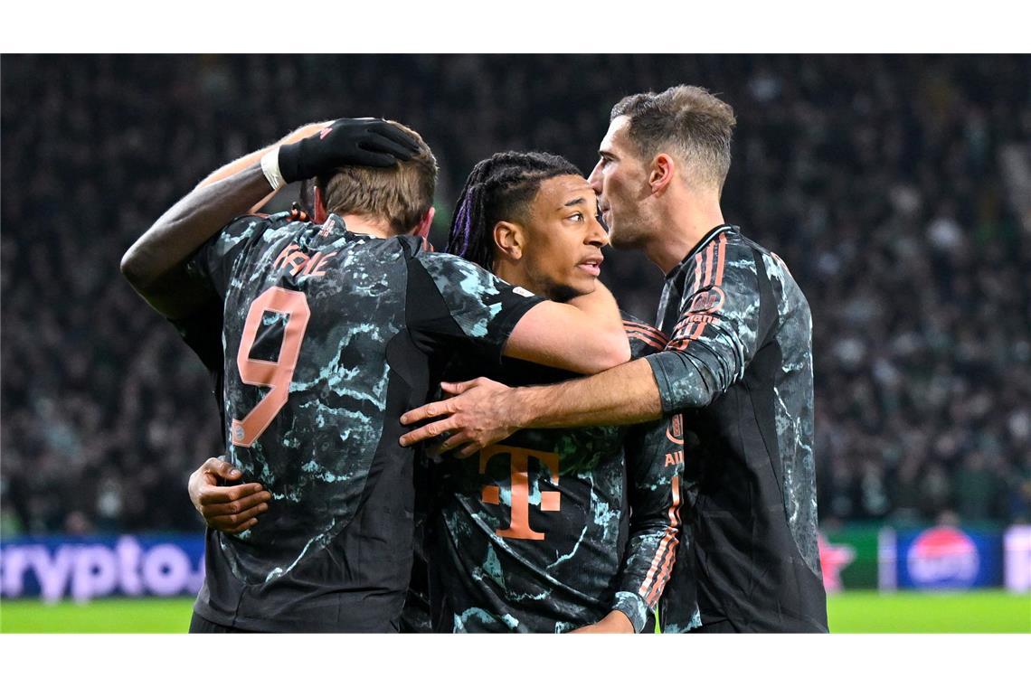 Bayern als Glasgow-Sieger zum Gipfel - "Gut für den Spirit" Michael Olise (m) erzielte das 1:0.
