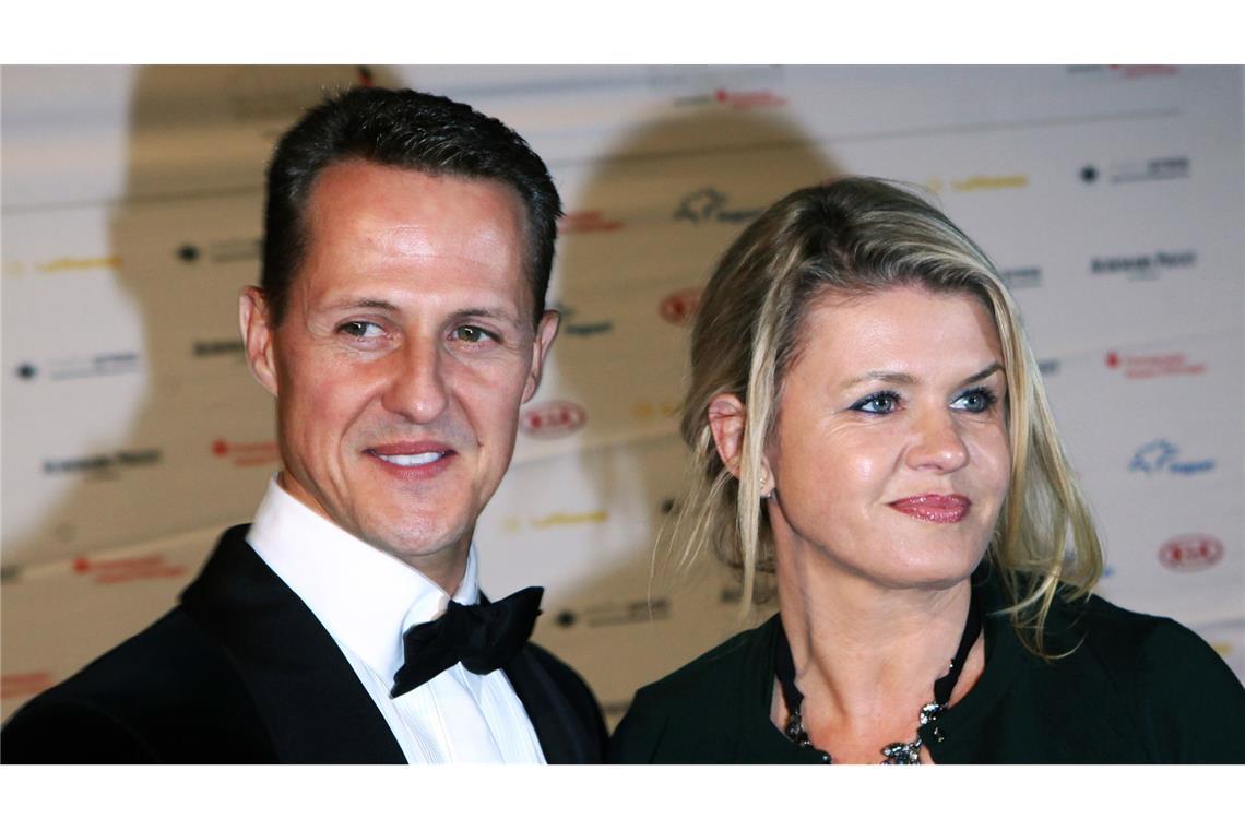 Prozess im Erpressungsfall Schumacher gestartet Michael Schumacher mit seiner Frau Corinna 2021 in Frankfurt am Main.