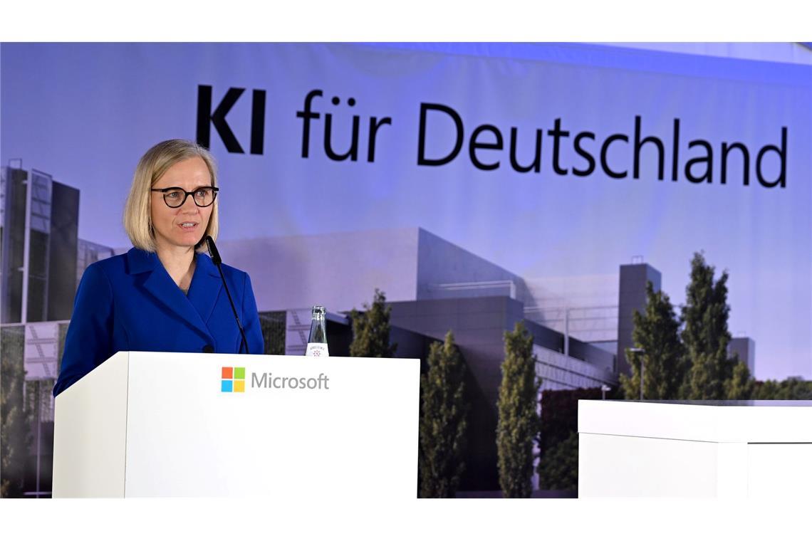 Microsoft-Deutschlandchefin Agnes Heftberger bei der Spatenstich-Feier.