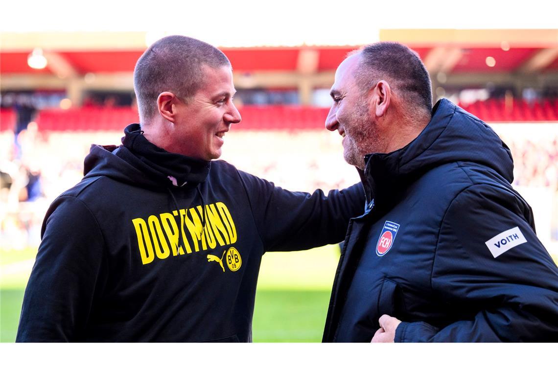 Nachlässige Bayern zittern noch - BVB siegt in Heidenheim Mike Tullberg (l) saß in Heidenheim zum letzten als Interimstrainer auf der BVB-Bank.
