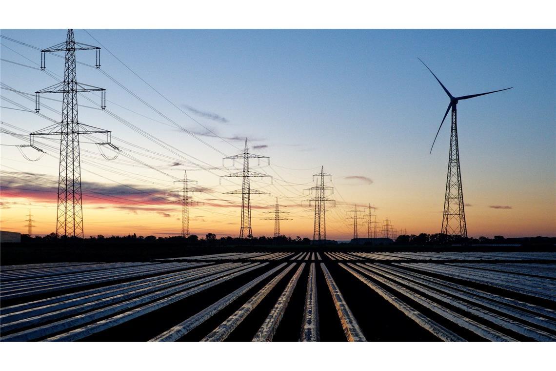Milliardenteure Entschädigungen für die Abregelung von Wind- und Solaranlagen sollen nach einem Gesetzentwurf sinken. (Symbolbild)