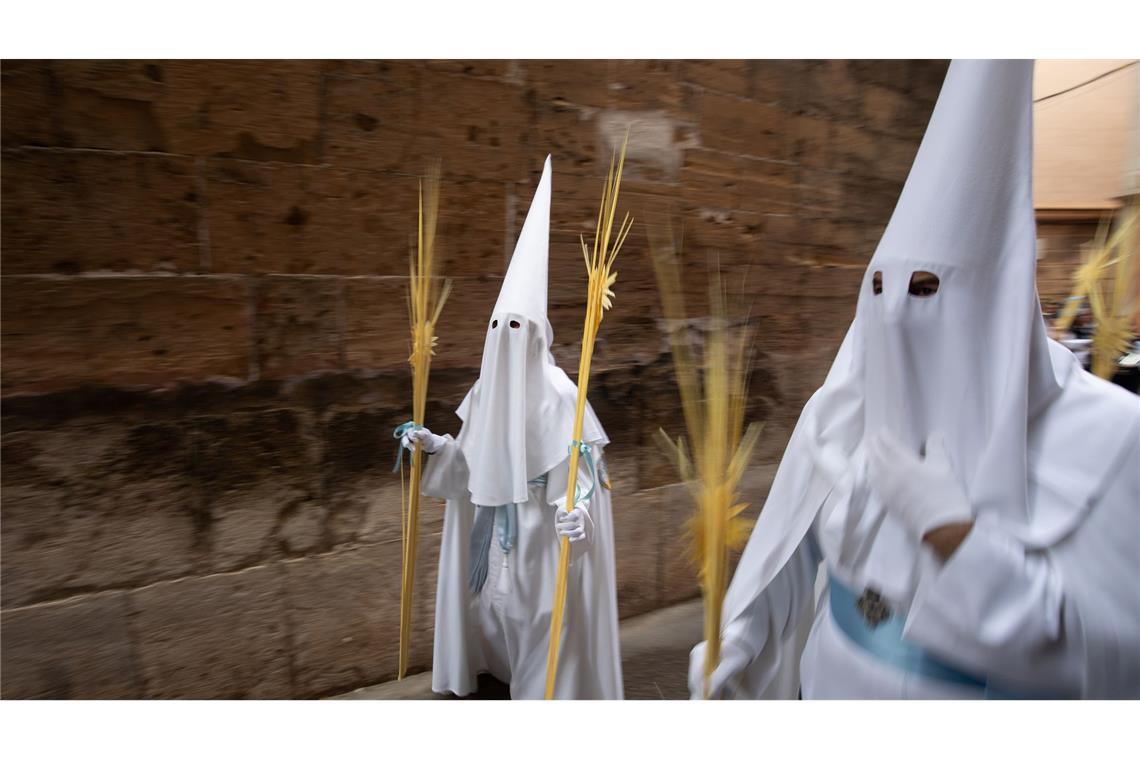 Warum vor Ostern so viele Spanier auf den Straßen sind Millionen verfolgen die Umzüge auch vor den TV-Schirmen. (Foto aktuell)