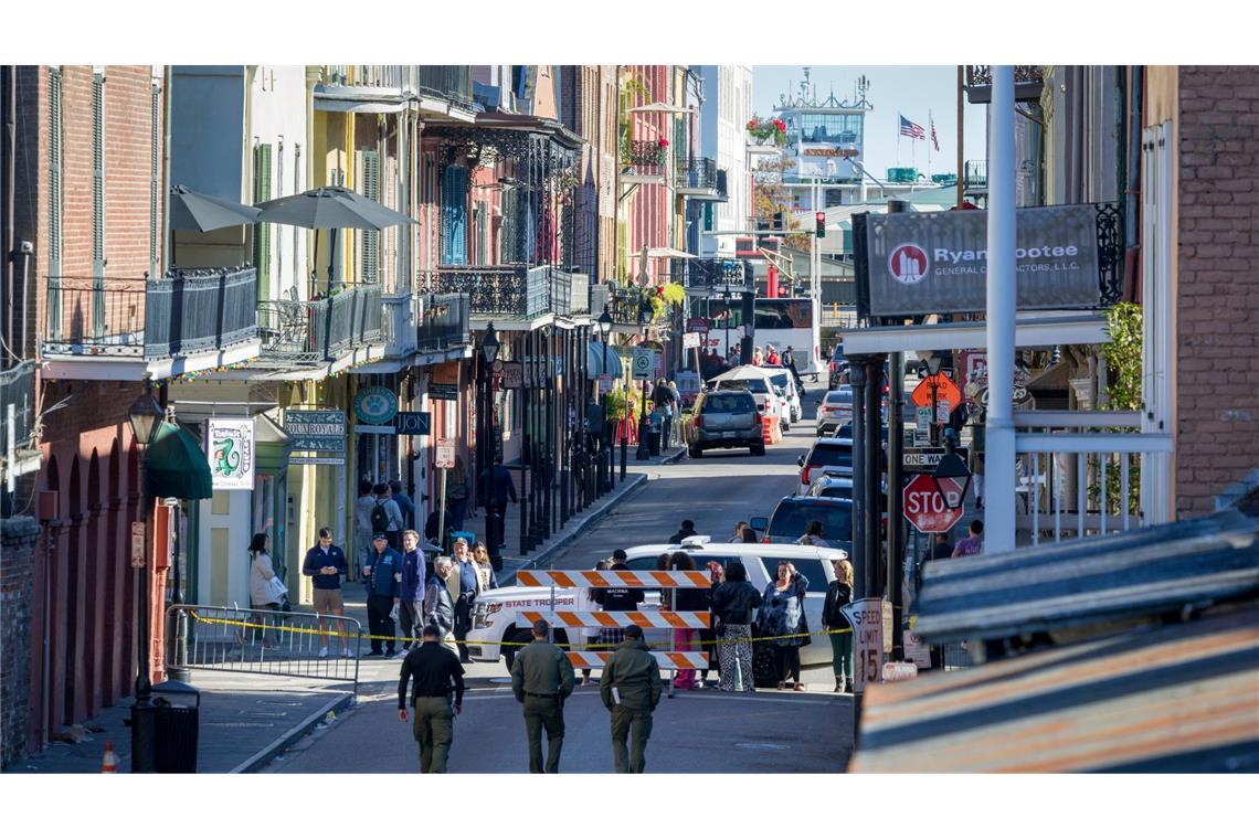 FBI: Attentäter von New Orleans war Einzeltäter Mindestens 15 Menschen starben in der Silvesternacht, als ein Täter mit einem Pick-up-Truck in Feiernde in einem beliebten Ausgehviertel raste.