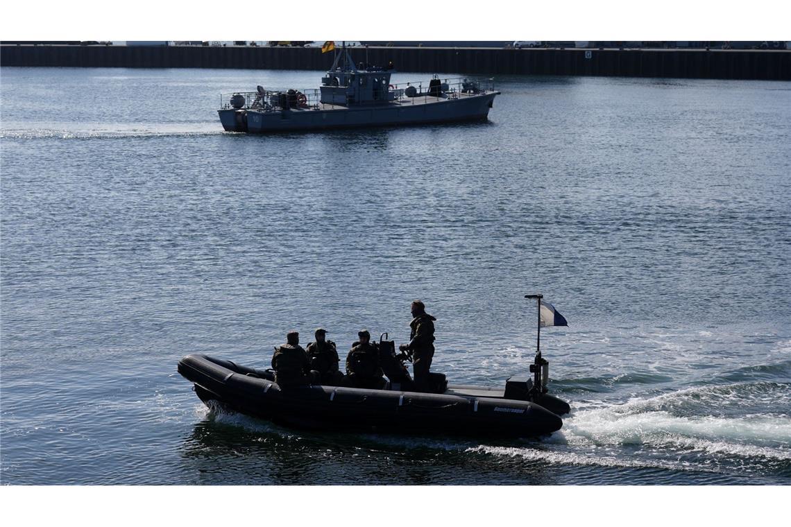 Minentaucher der Bundeswehr in einem Schlachboot (Archivbild)