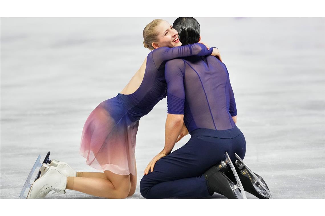 Minerva Hase (l) und Nikita Volodin krönten ihre Saison mit WM-Gold.