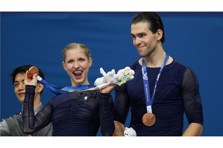Minerva Hase (l) und Nikita Volodin (r) freuten sich über Bronze.