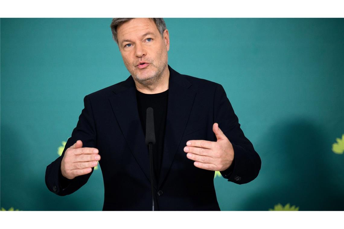 Habeck setzt sich für europäisches Kommunikationsportal ein Minister Robert Habeck am Dienstag in Berlin - vor dem Auftritt bei Twitch.
