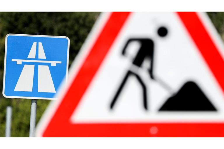 Minister Schnieder: An vielen Orten in Deutschland werde es bald heißen: "Endlich Baustelle". (Archivbild)