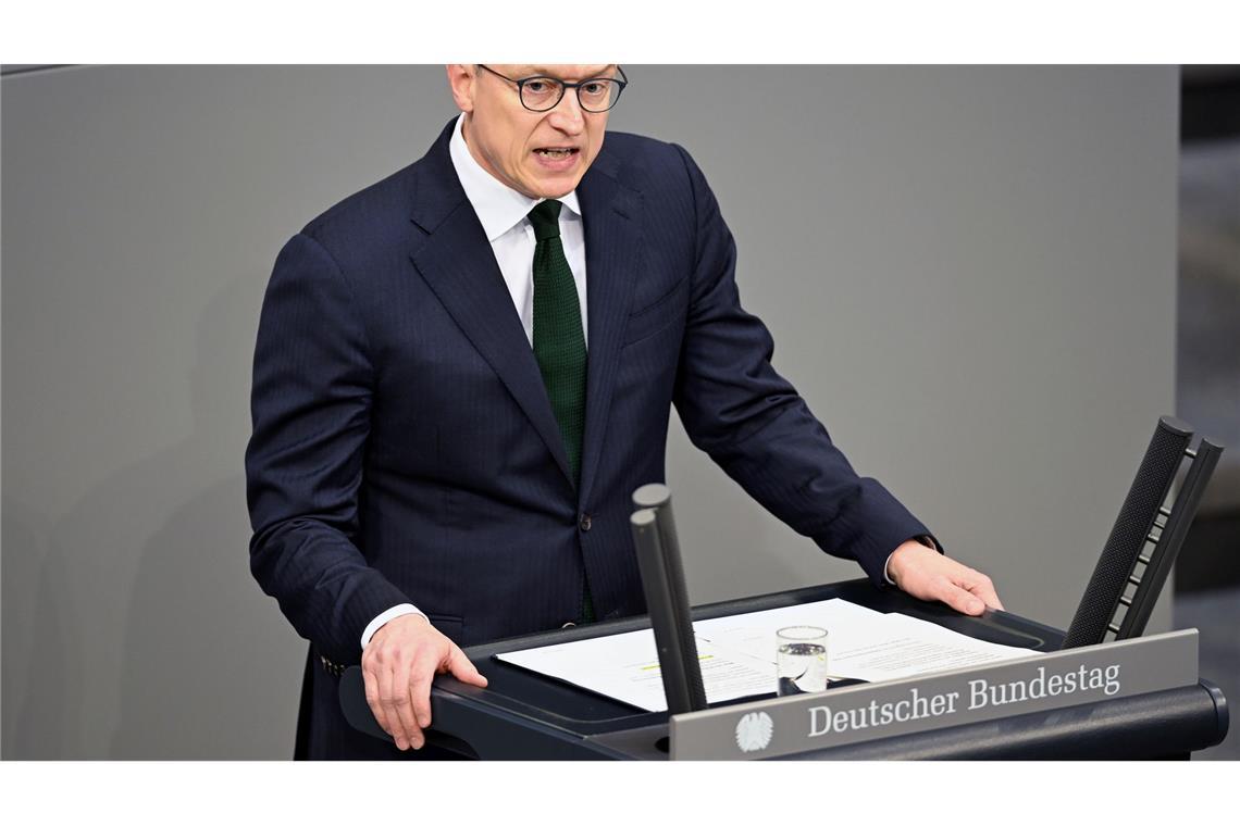 Minister Wildberger: KI wird Programmierer und Callcenter-Beschäftigte ersetzen. (Archivbild)