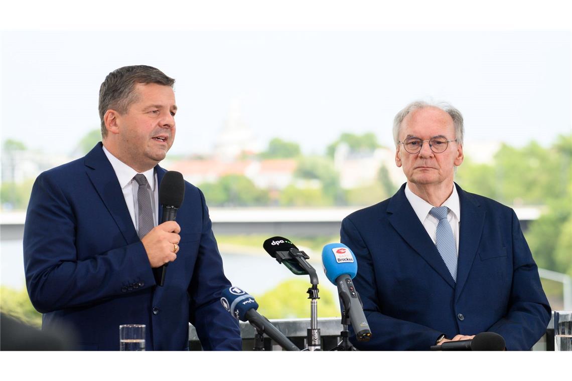 Ära Haseloff endet 2026 – Wahlkampf ohne Amtsinhaberbonus Ministerpräsident Reiner Haseloff hat Sven Schulze als seinen Nachfolger vorgeschlagen.