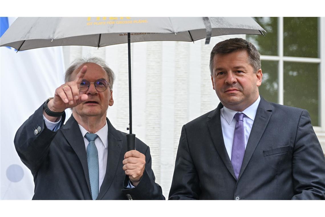 Ministerpräsident Reiner Haseloff (links) und CDU-Landeschef Sven Schulze.