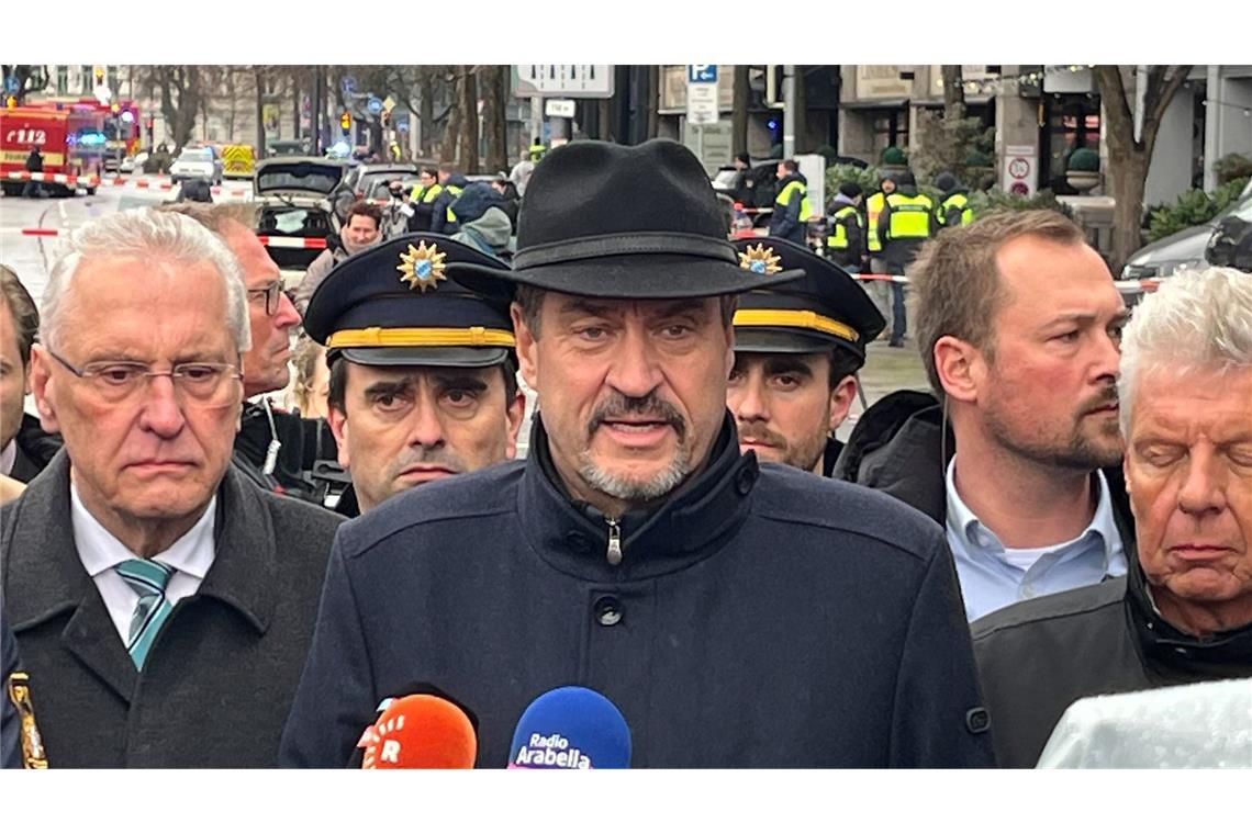 Auto fährt in München in Demo: Was wir wissen und was nicht Ministerpräsident Söder geht von einem "mutmaßlichen Anschlag" aus.