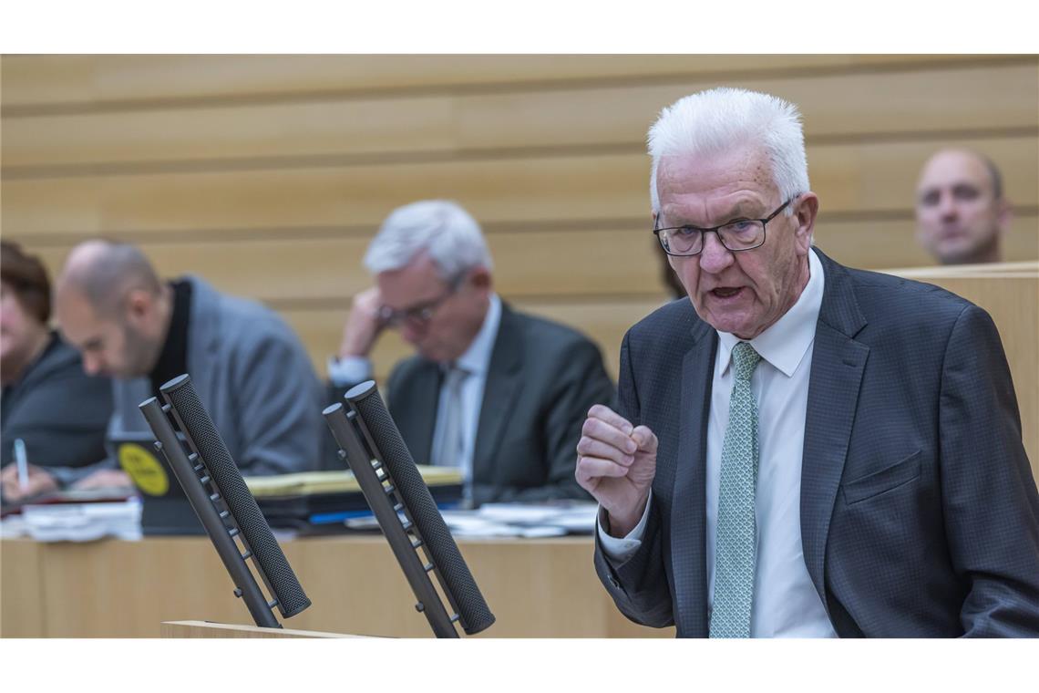 „Man sieht sich immer zweimal“ – das sagt Kretschmann zum Schuldenplan Ministerpräsident Winfried Kretschmann äußert sich zur Ablehnung der Grünen (Symbolbild).